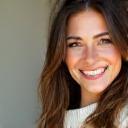 Sara sonriendo con nuevo look